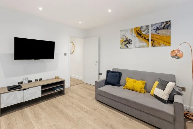 Flat Finchley Road in Greater London
