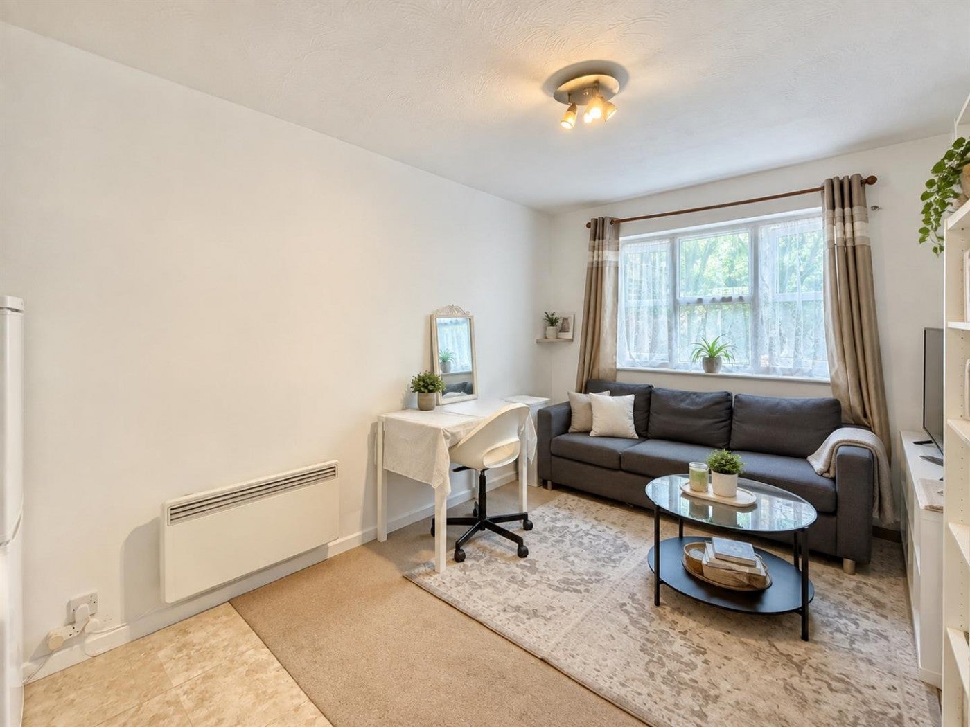 Flat Waterside in Greater London