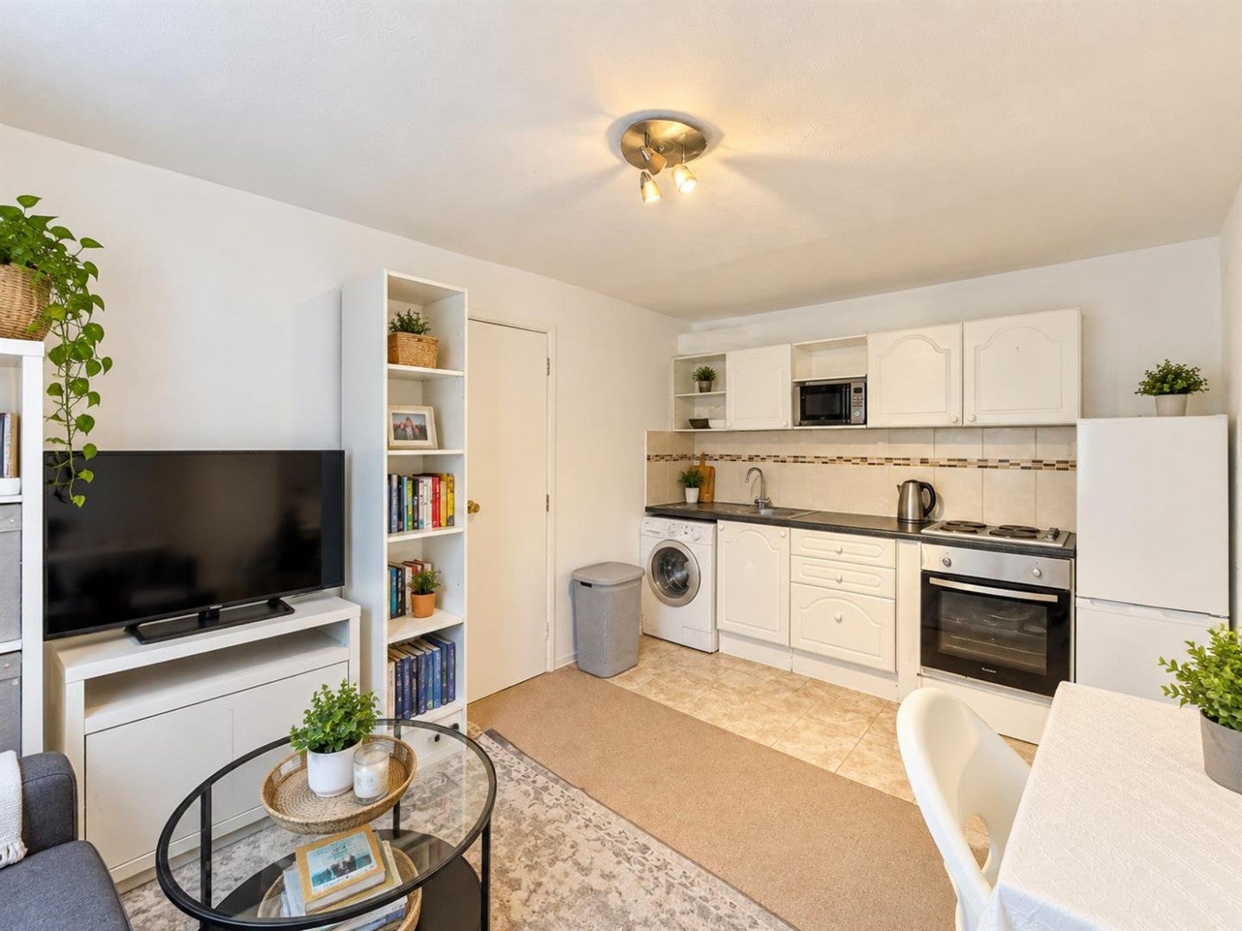 Flat Waterside in Greater London