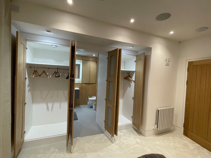 Room Dorset Road in Greater London