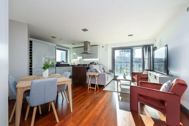 Flat Bridges Court in Greater London