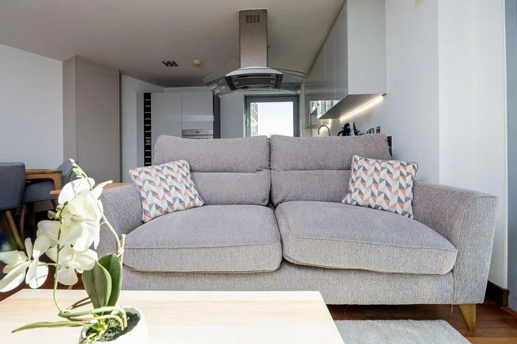 Flat Bridges Court in Greater London