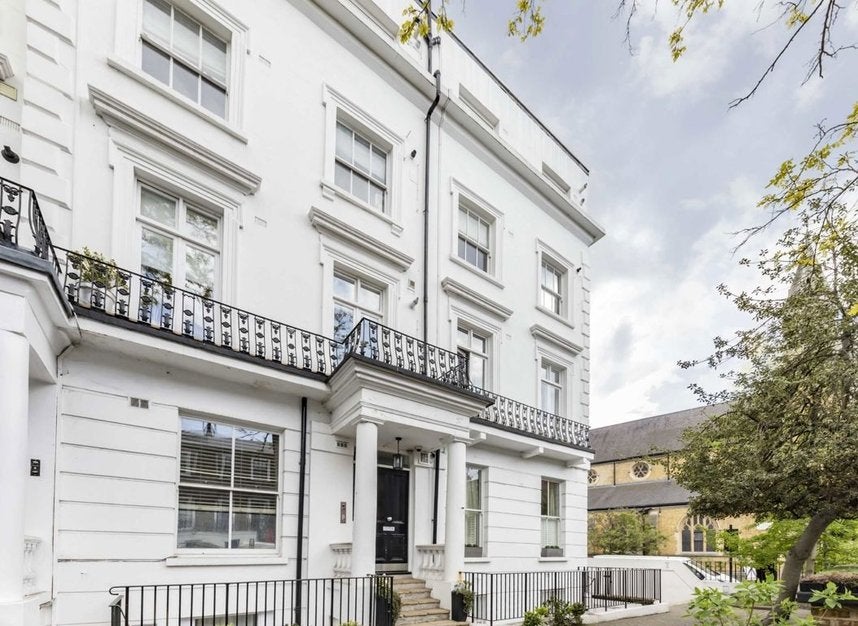 Flat Earl's Court Road in Greater London