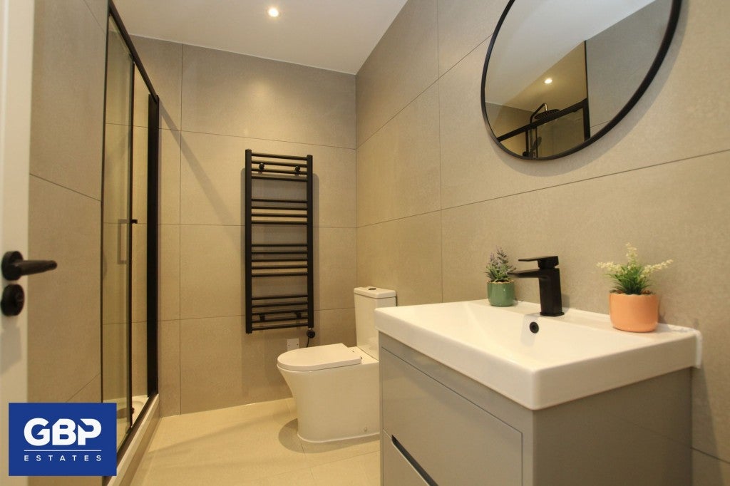 Flat Havana Close in Greater London