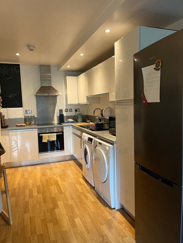 Flat Limeharbour in Greater London