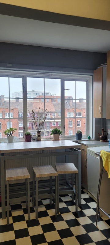 Room Caledonian Estate in Greater London