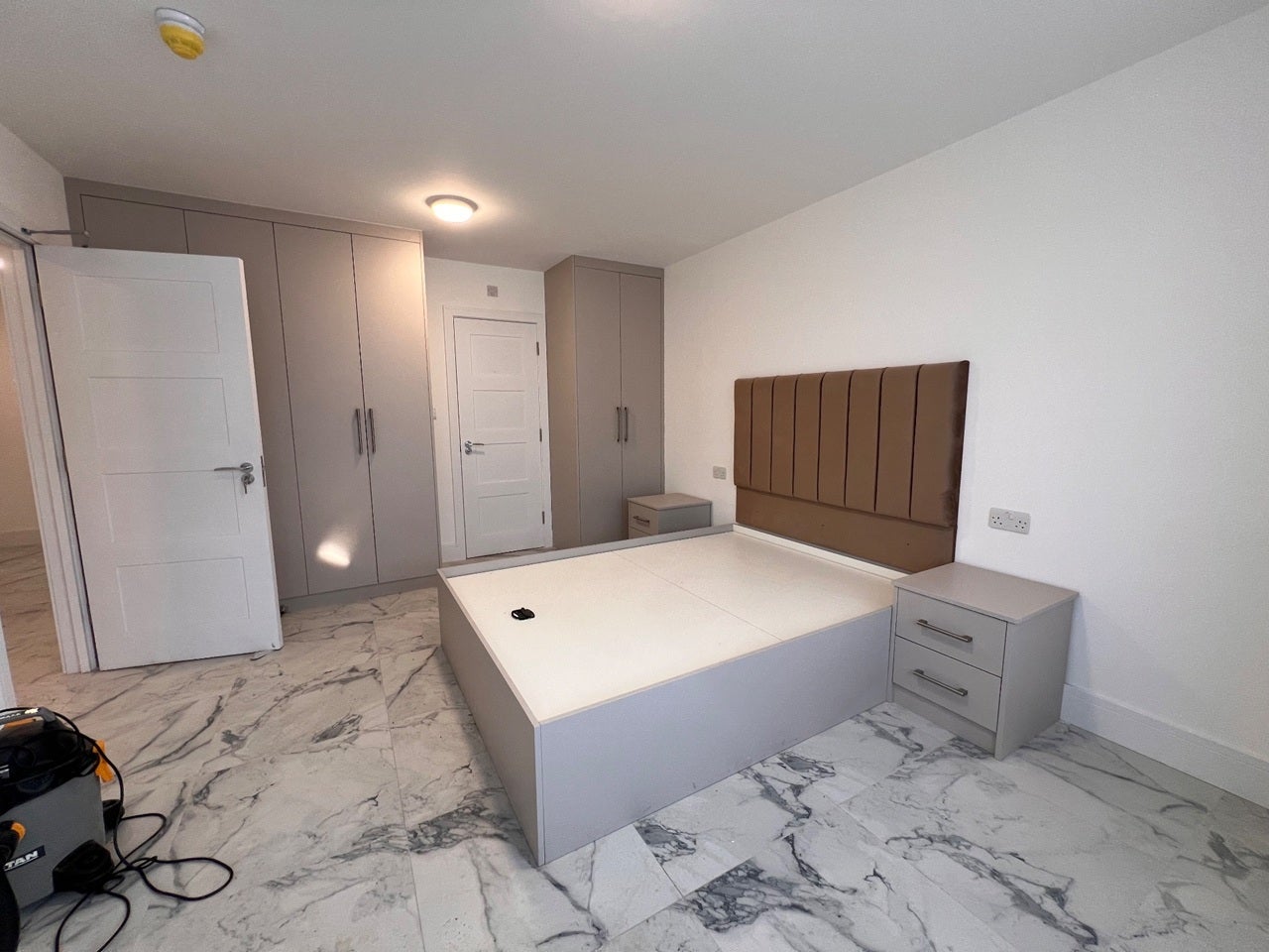 Room Wexham Road in Slough