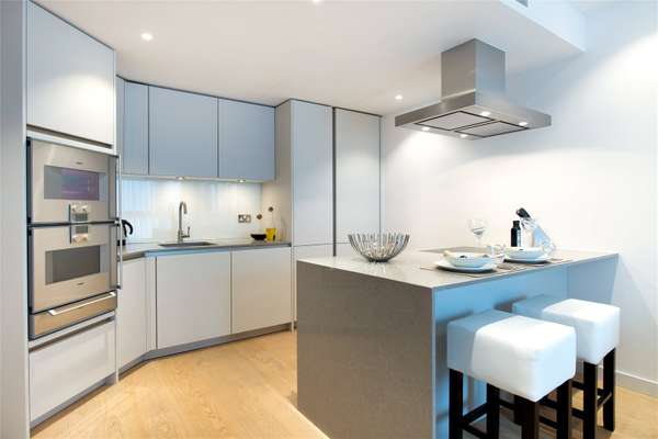 Flat Buckingham Gate in City of Westminster