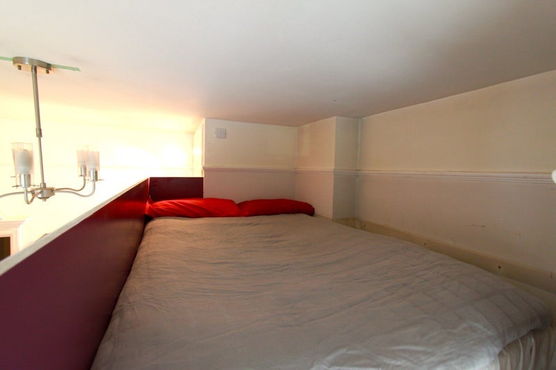 Room Broxted Road in Greater London