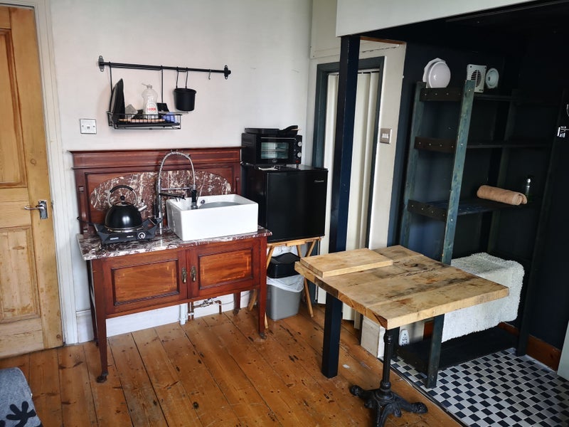 Room Broxted Road in Greater London