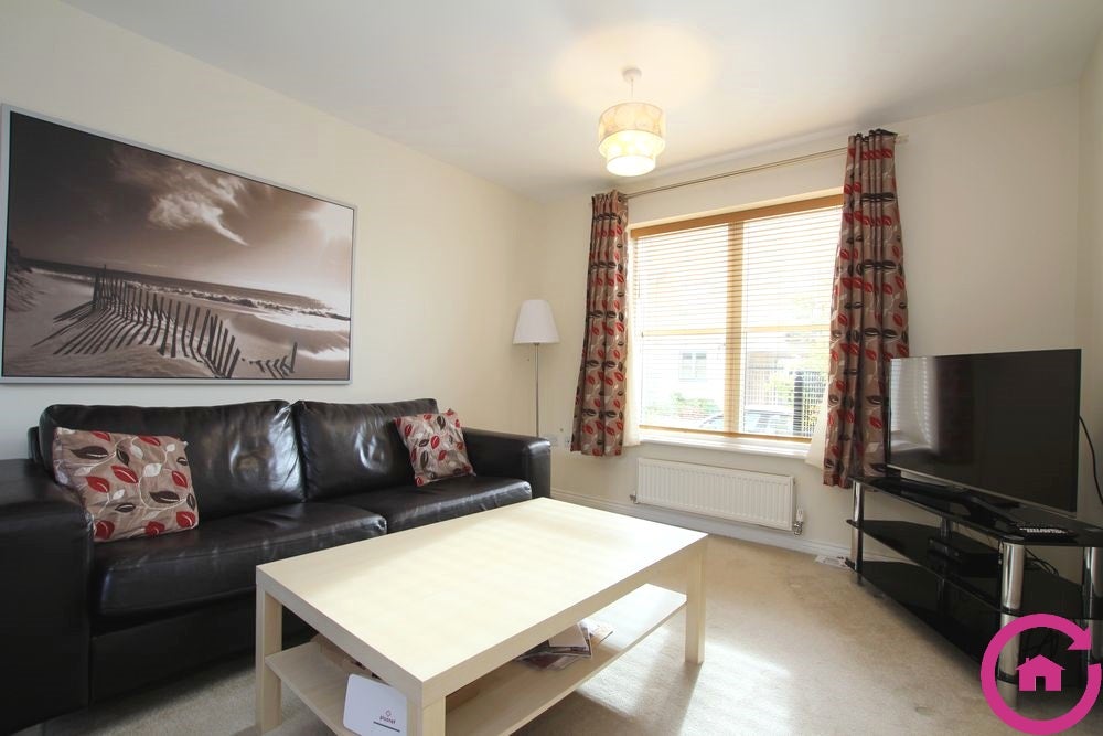 Room Pinewood Drive in Cheltenham