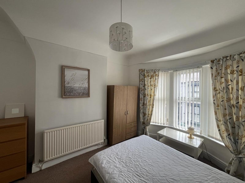 Room Fitzgerald Road in Liverpool