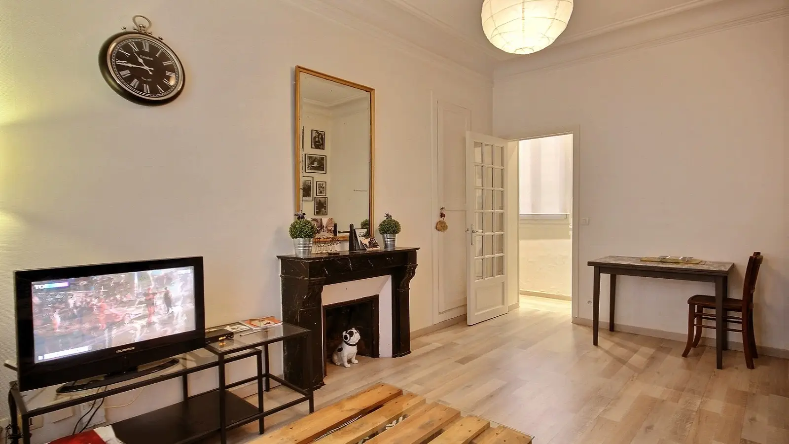Flat Rue Mademoiselle in Paris