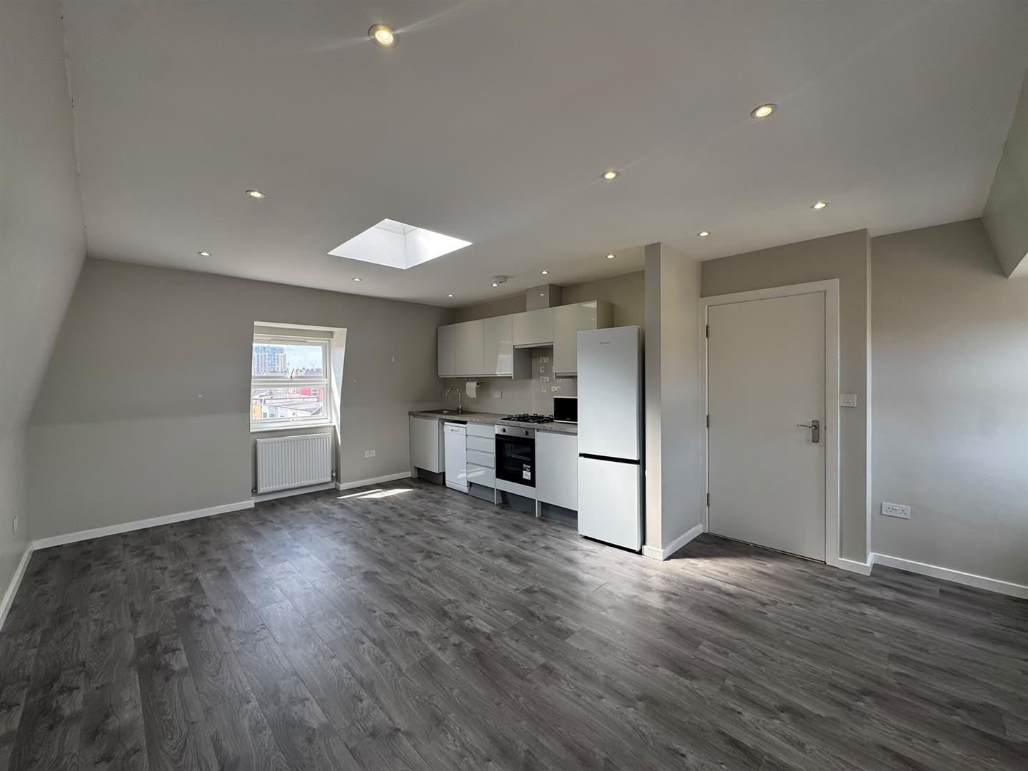 Flat Arcola Street in Greater London