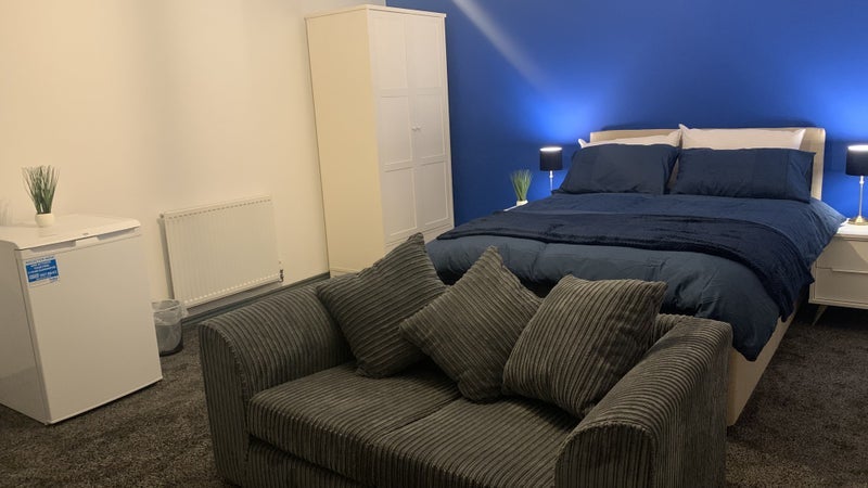 Room Seymour Road in Sandwell