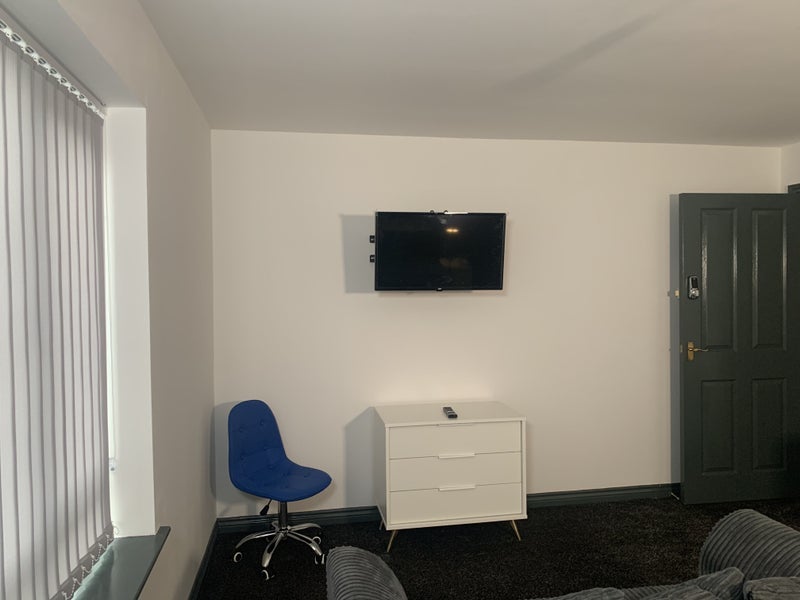 Room Seymour Road in Sandwell