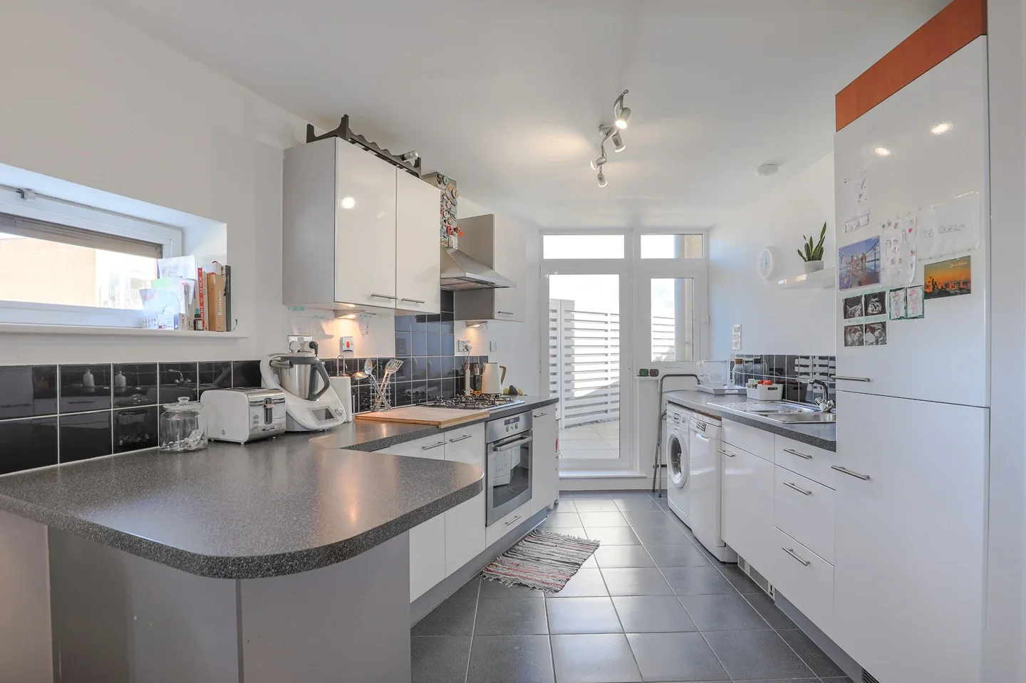 Flat Martello Street in Greater London