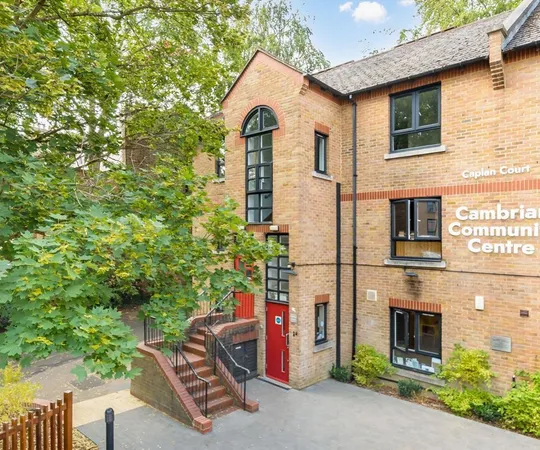 Room Grove Road in Greater London