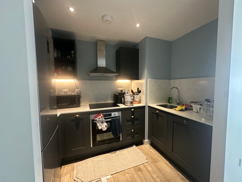 Flat Hudson Walk in Greater London