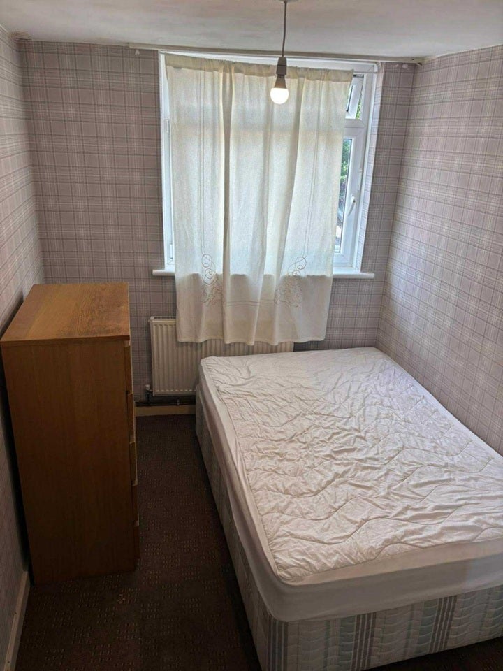 Room York Road in Greater London