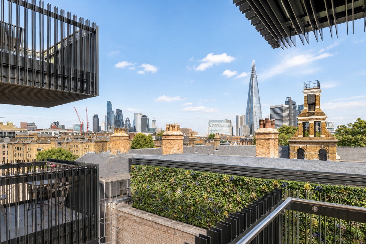 Flat Astwood Mews in Greater London