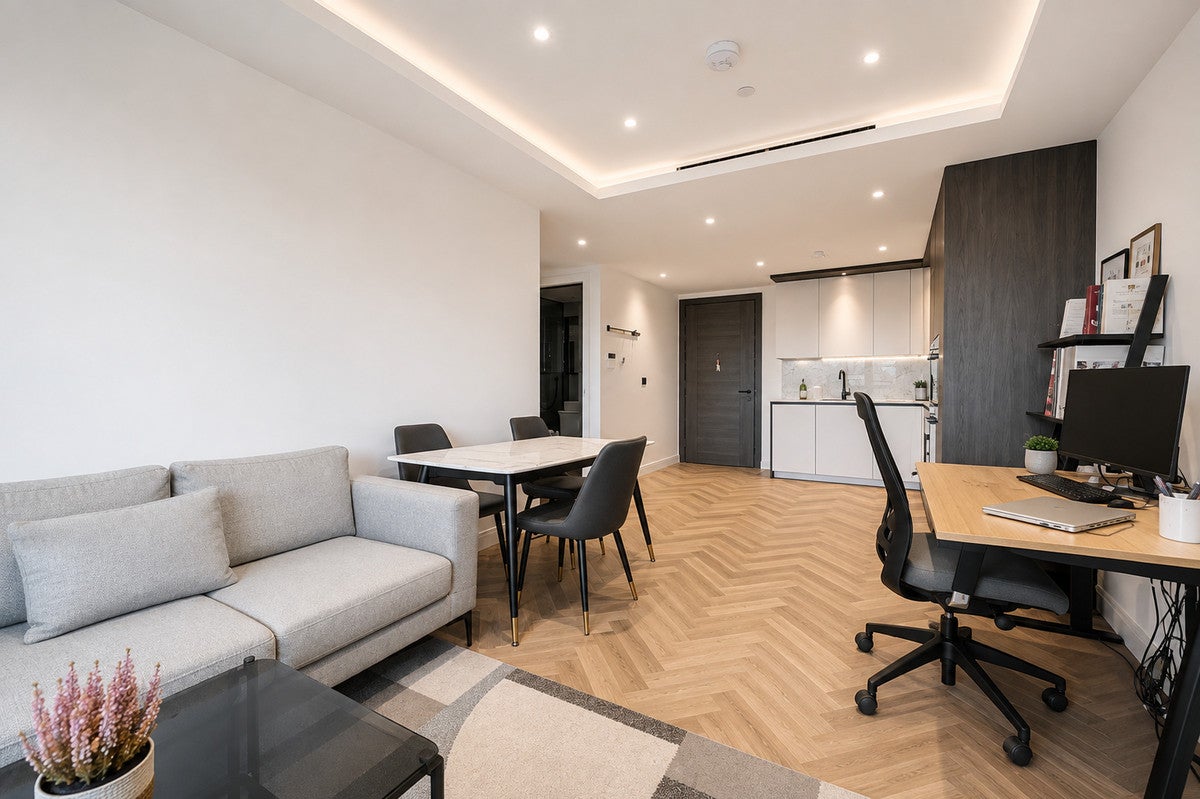 Flat Astwood Mews in Greater London