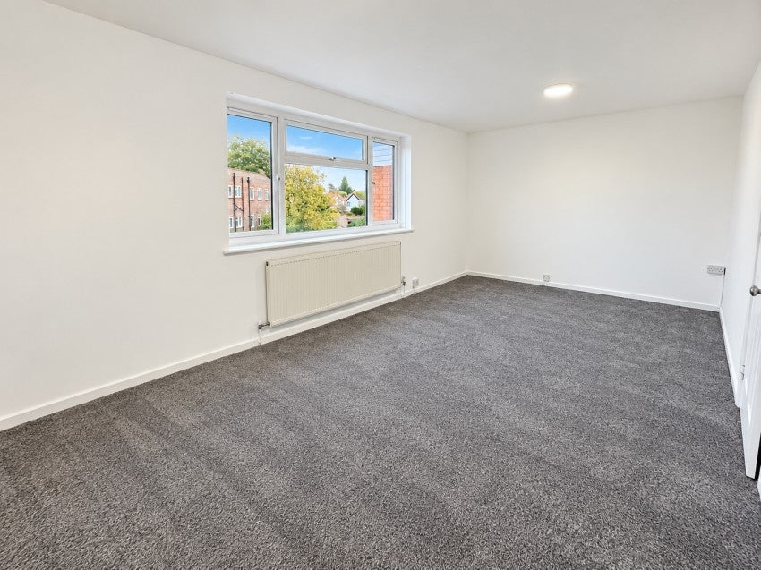 Flat Laleham Road in Borough of Spelthorne