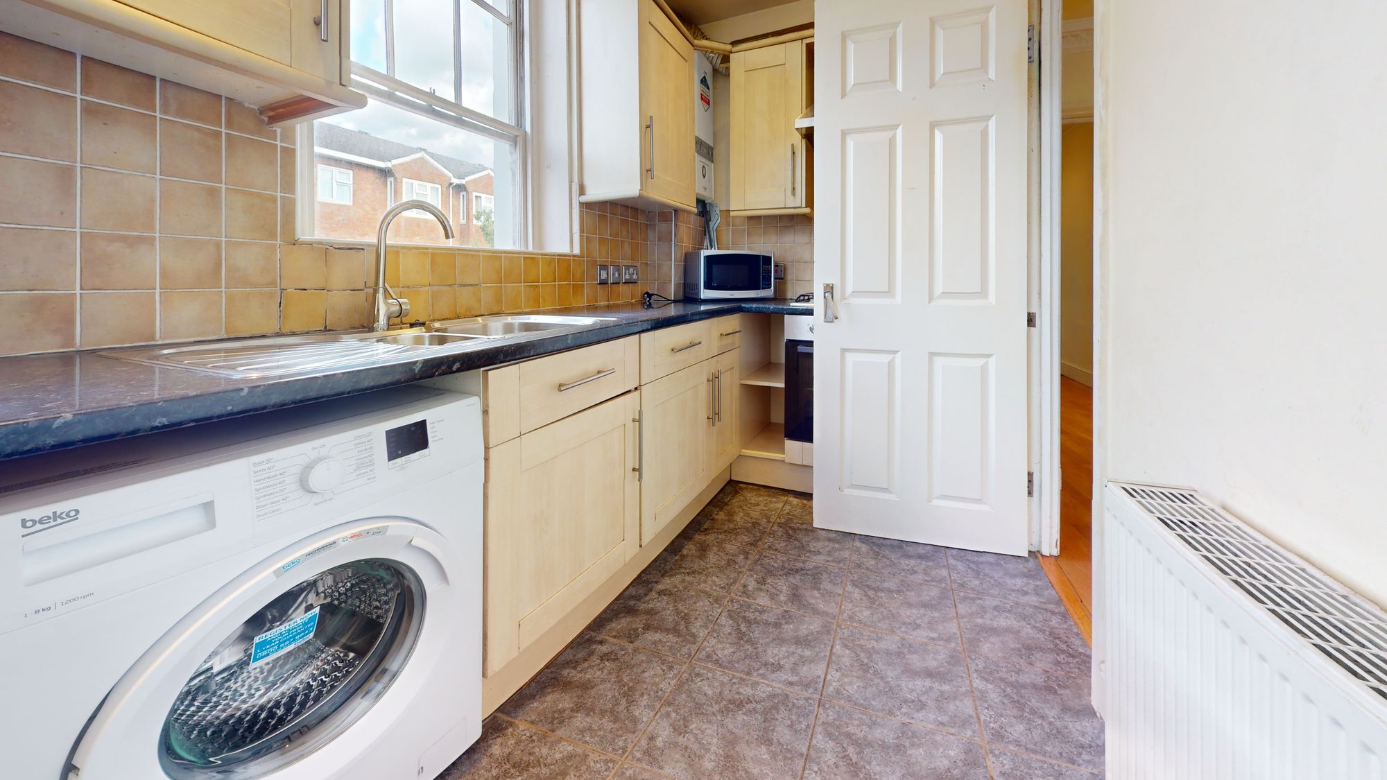Flat Woolwich Road in Greater London
