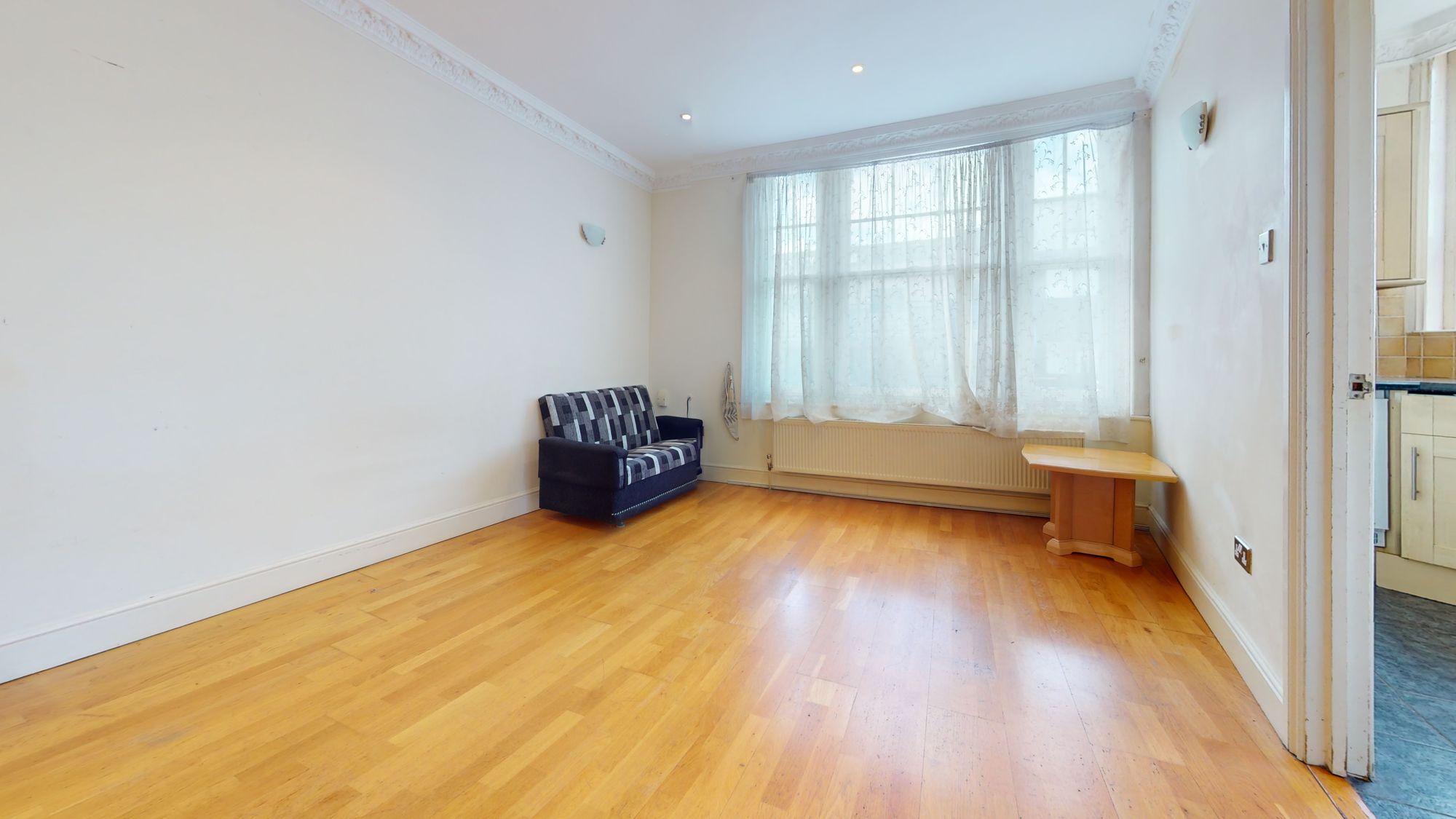 Flat Woolwich Road in Greater London