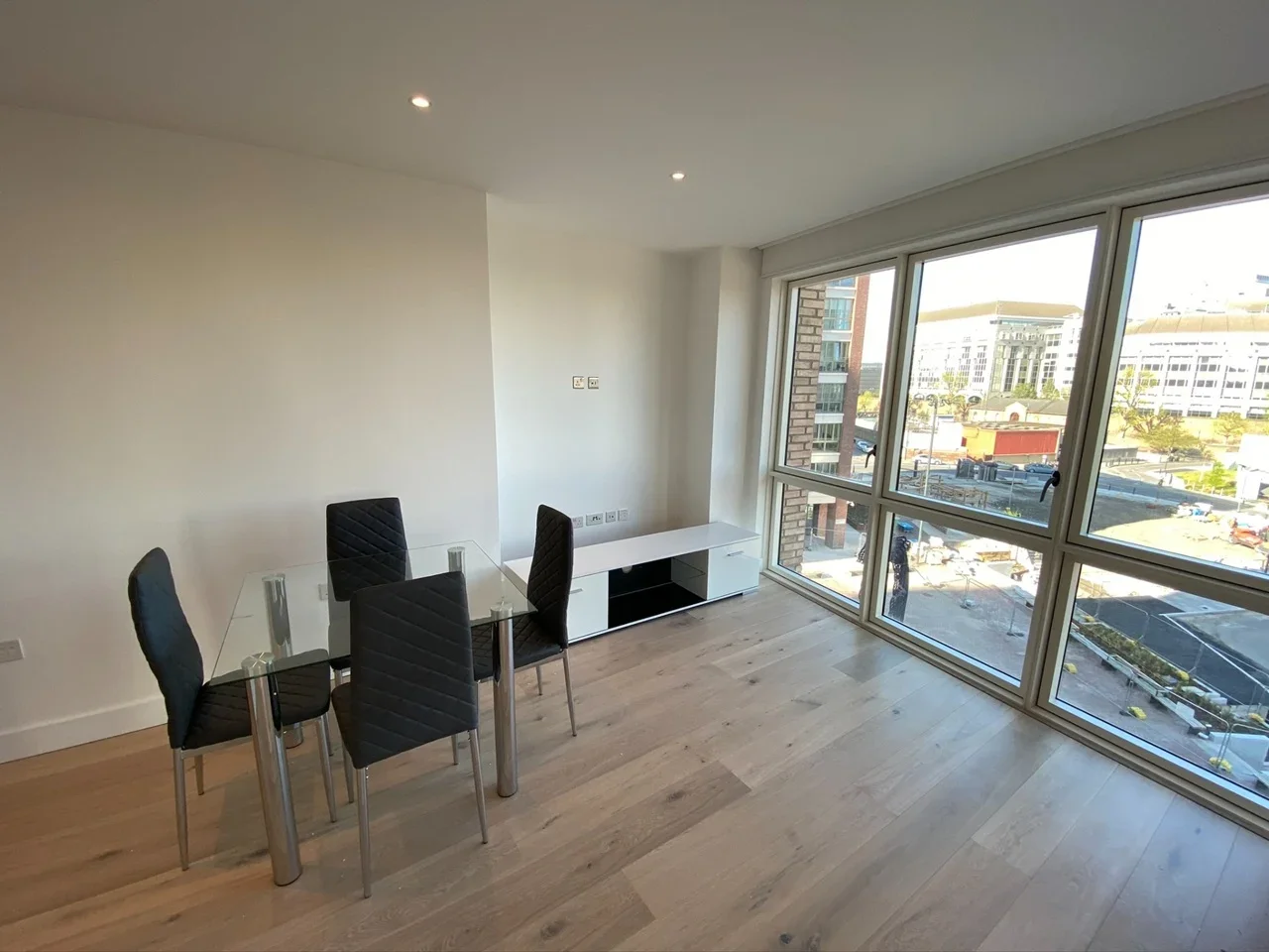Flat Arniston Way in Greater London