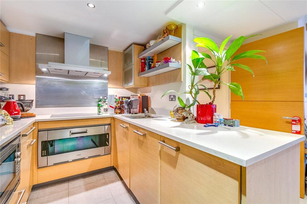 Flat Gloucester Terrace in City of Westminster