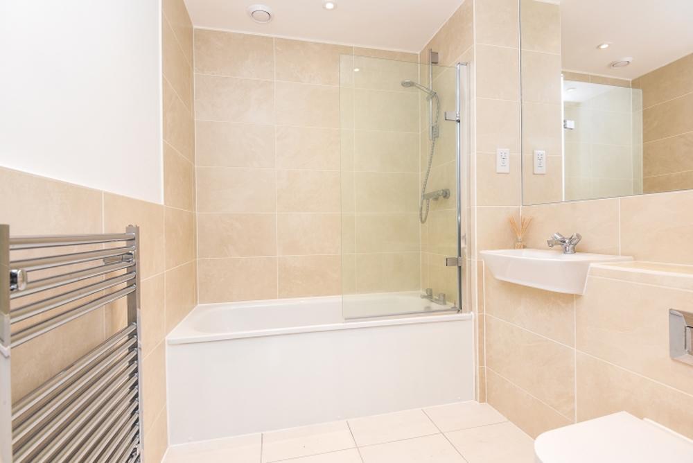 Flat Gloucester Terrace in City of Westminster