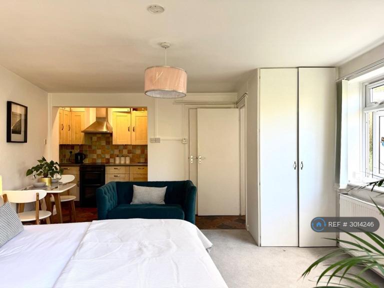 Flat Broadwater Street West in Worthing
