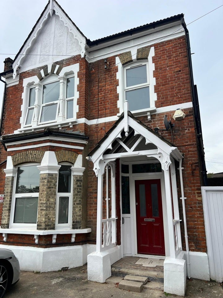 Flat The Crescent in Greater London