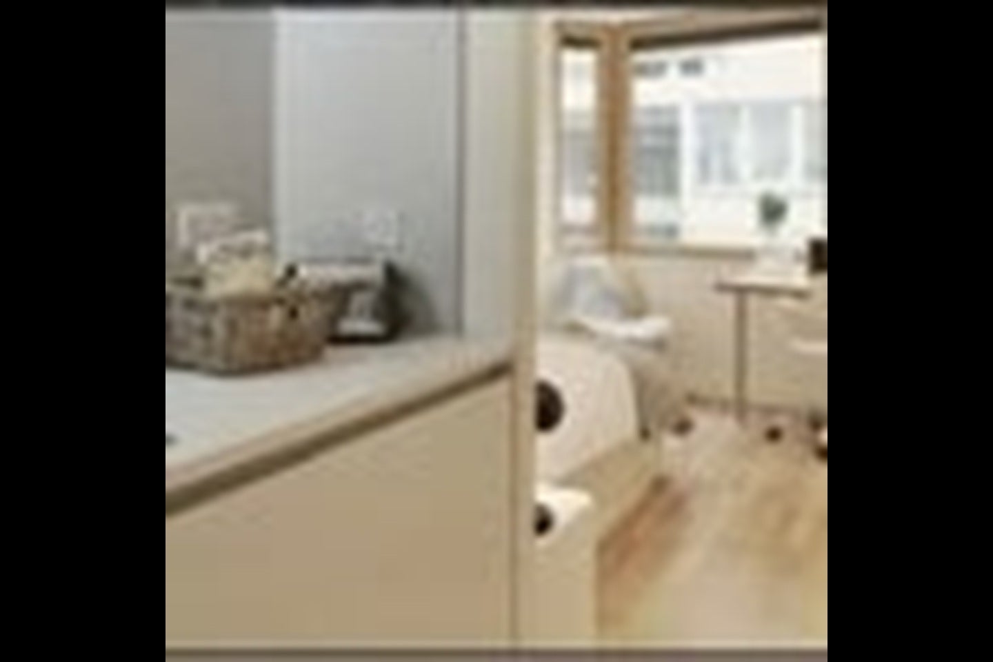 Room Assam Street in Greater London