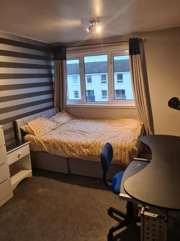 Room Glenfinnan Drive in Glasgow