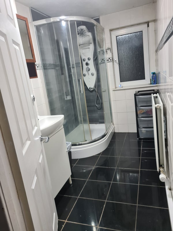 Room Glenfinnan Drive in Glasgow