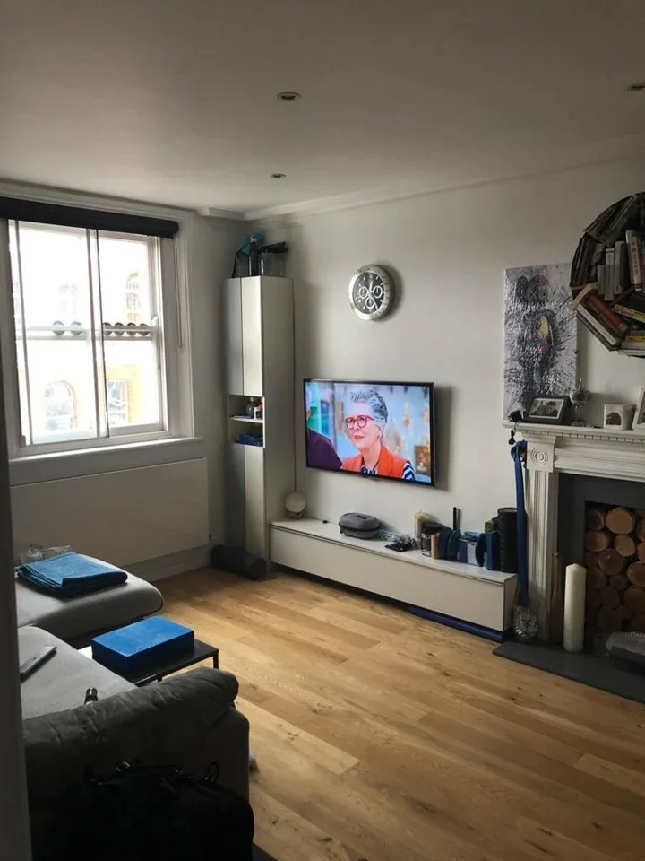 Flat Gloucester Road in Greater London