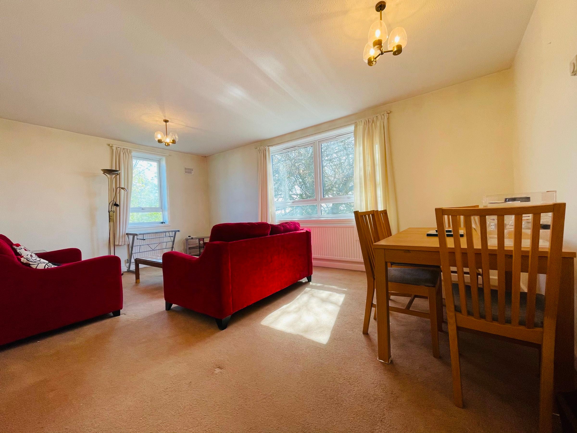 Flat Long Lane in Greater London