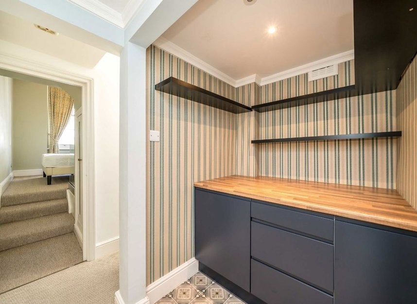 Flat Cambridge Street in City of Westminster