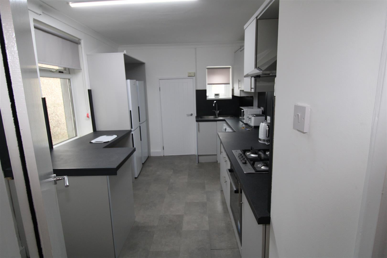 Flat Queen Street in Pontypridd