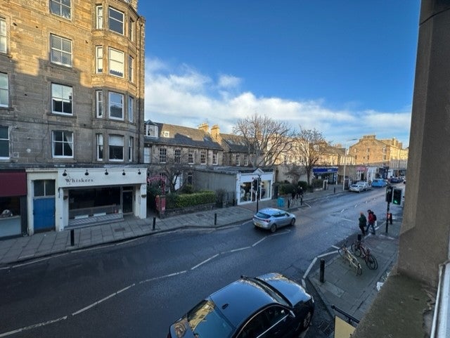 Flat Raeburn Place in City of Edinburgh