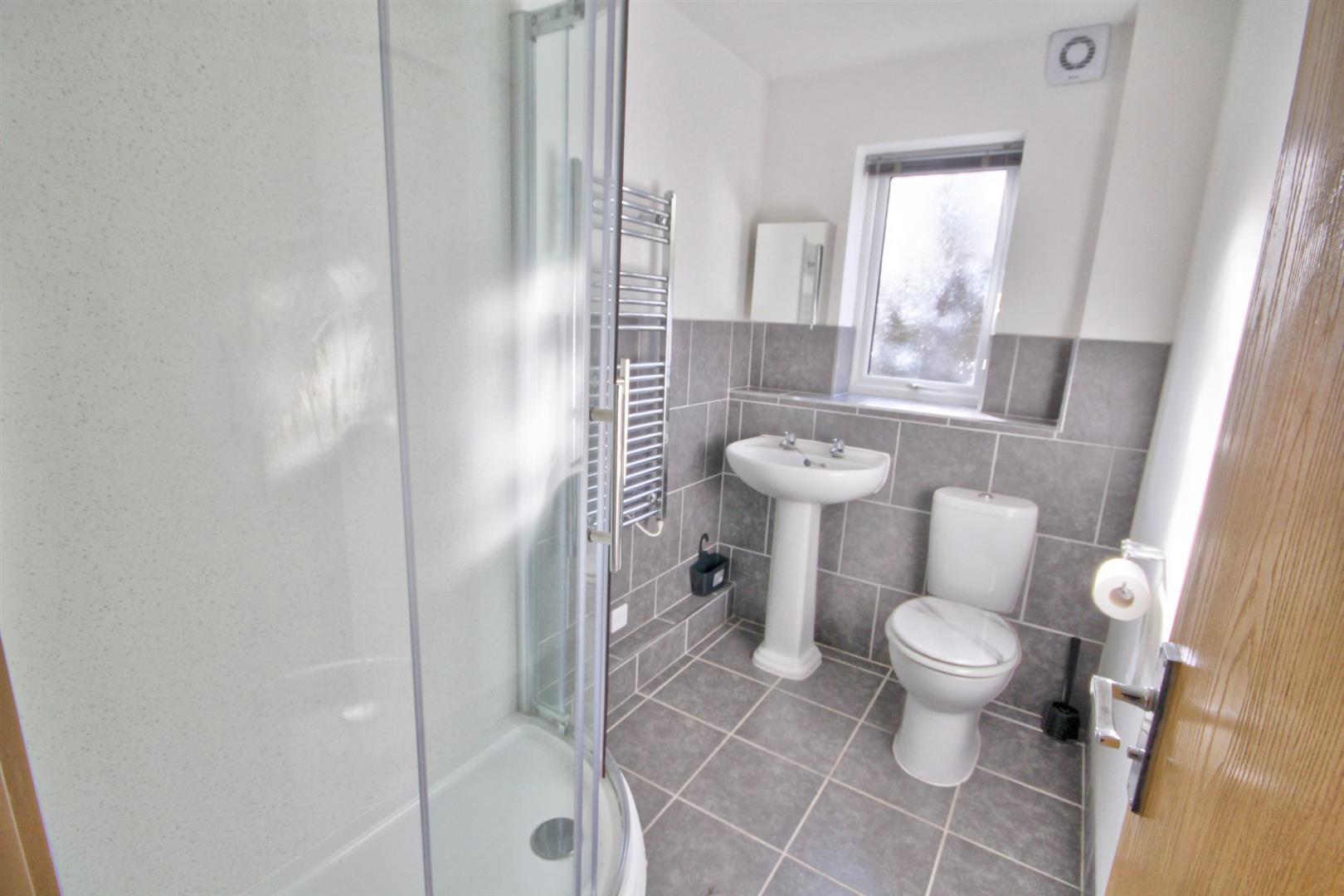 Flat Berkeley Close in Nuneaton and Bedworth