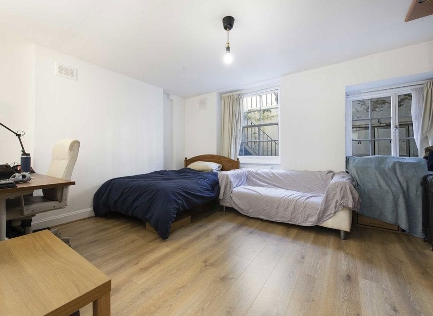 Flat Burton Street in Greater London
