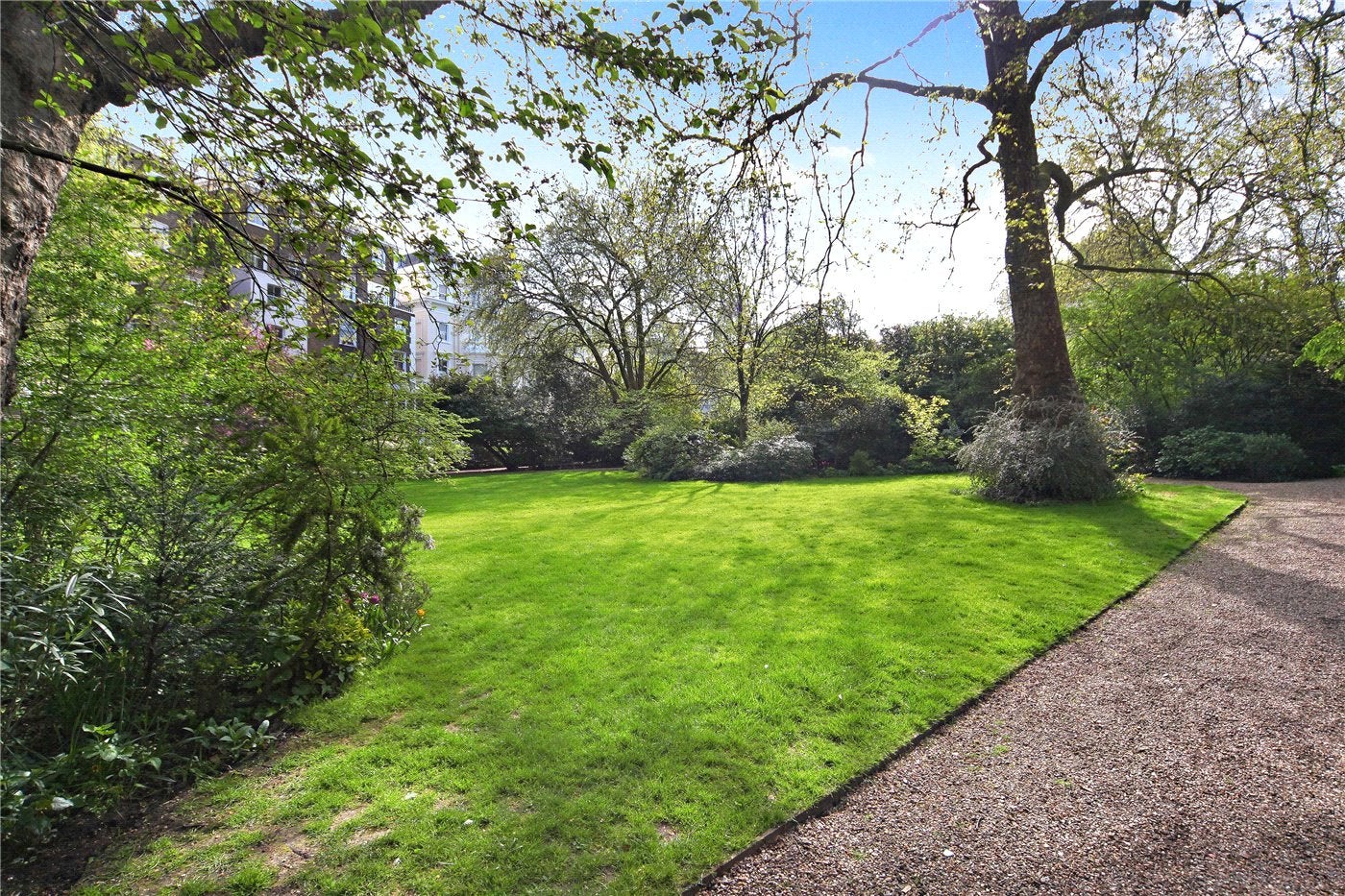 Flat Ladbroke Grove in Greater London