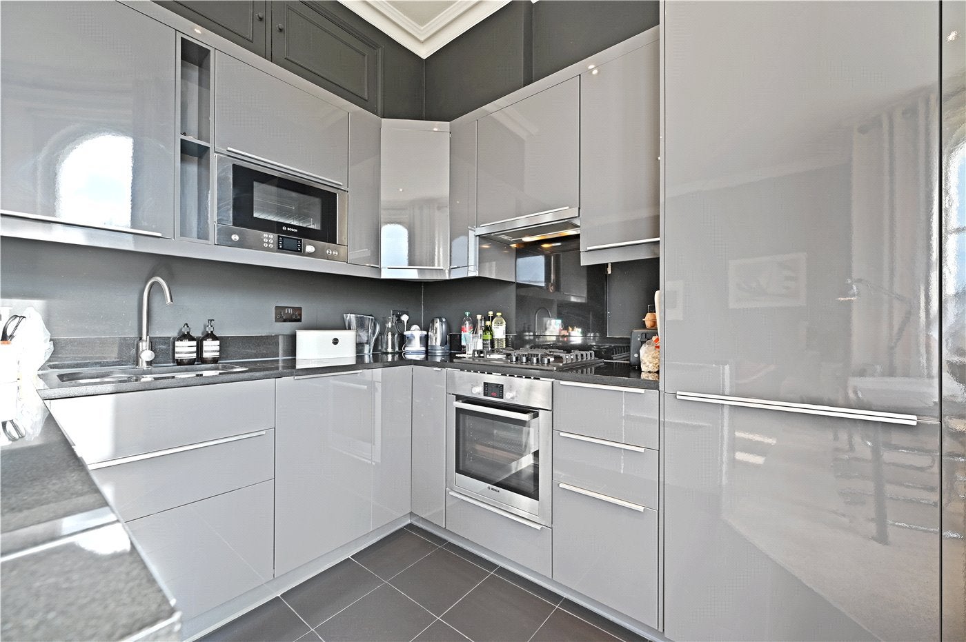 Flat Ladbroke Grove in Greater London