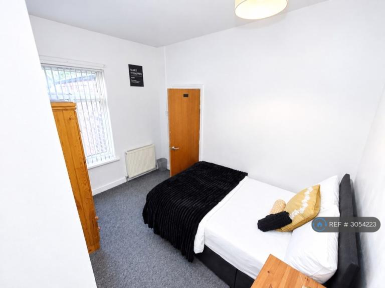 Room Highbury Road in Sandwell