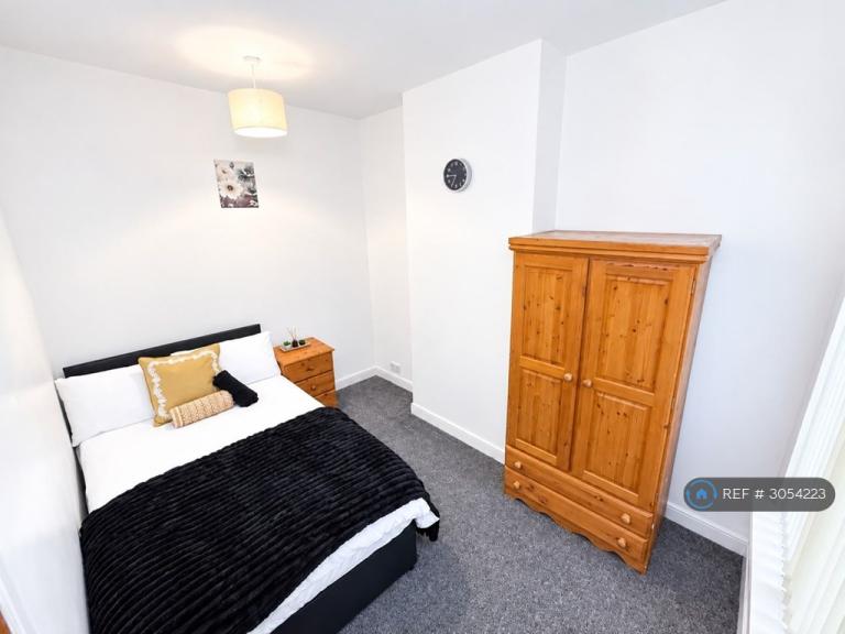 Room Highbury Road in Sandwell