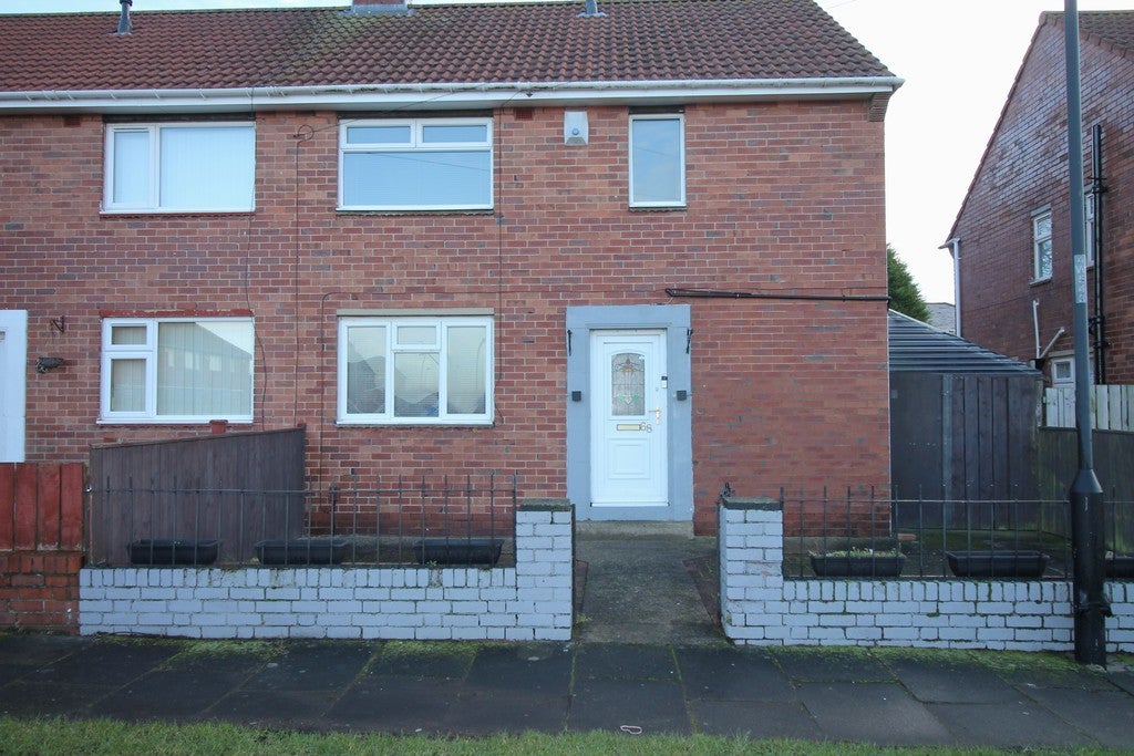 Flat West Farm Road in North Tyneside