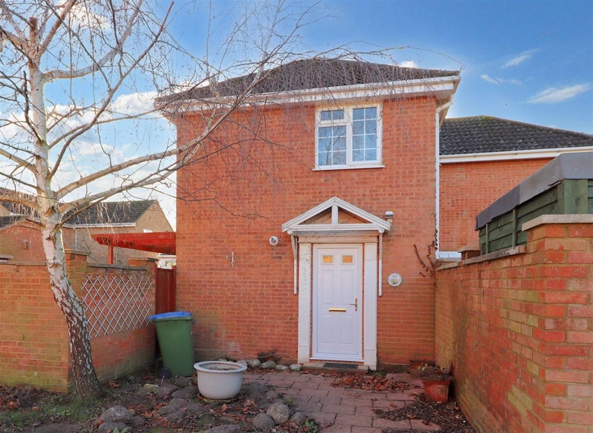 House Milton Road in Walton on Thames